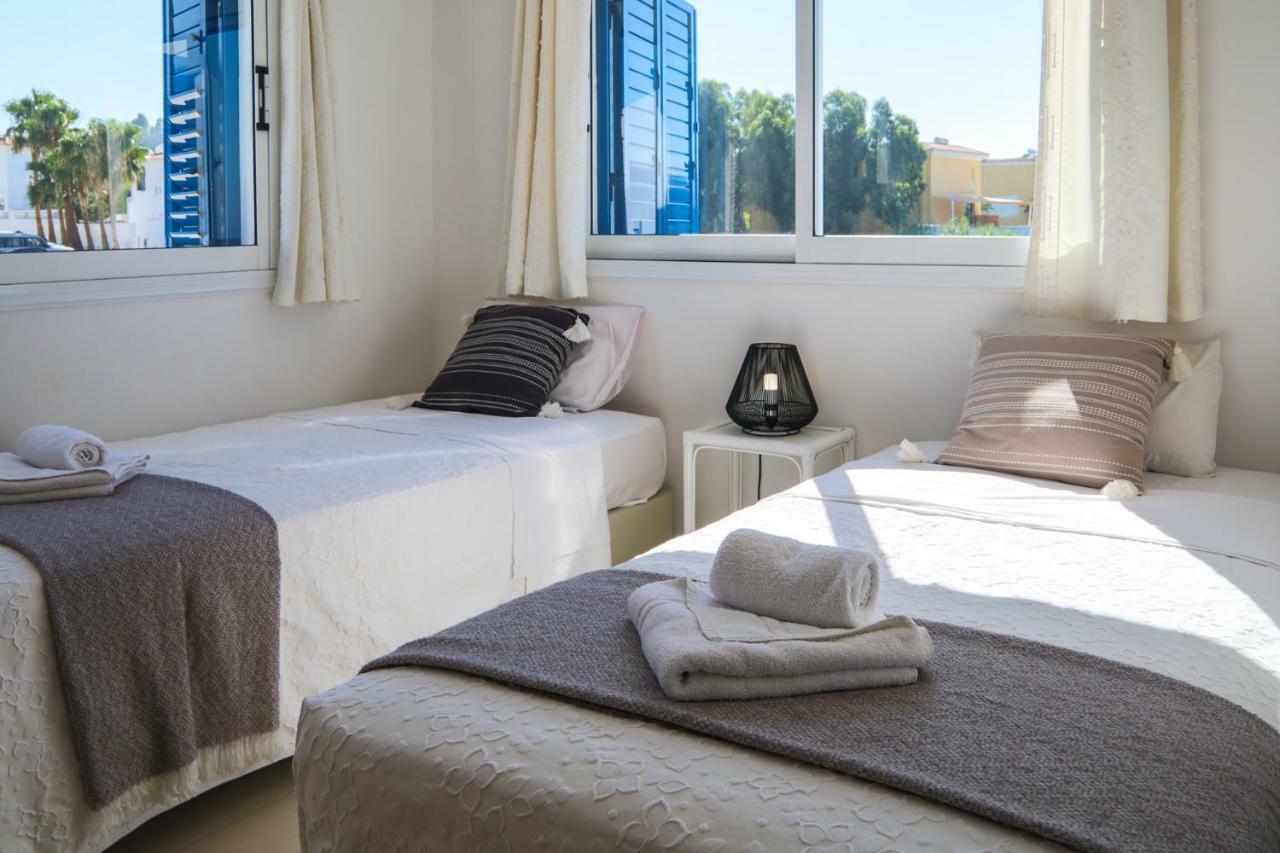 Phaedrus Living: Seaside Luxury Villa Anafi Paralimni Ngoại thất bức ảnh